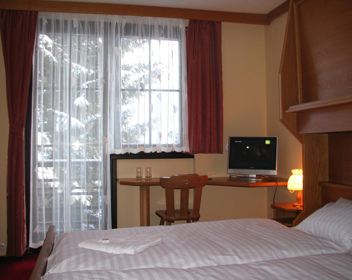 Hotel Alpinum トレフェン エクステリア 写真