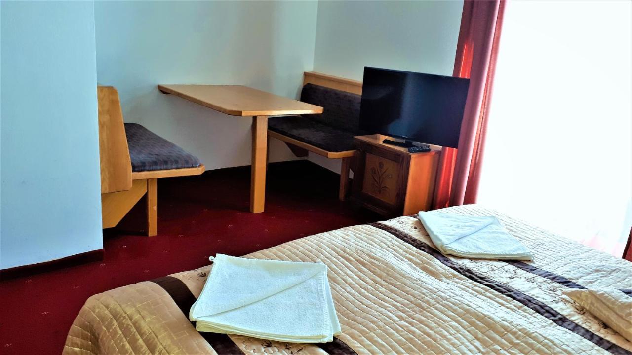 Hotel Alpinum トレフェン エクステリア 写真
